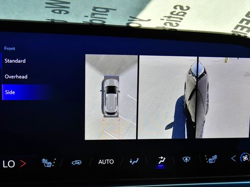 Used 2025 Chevrolet Equinox EV LT FWD image 25