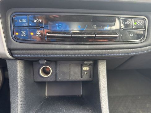 Used 2017 Toyota Corolla SE FWD image 18