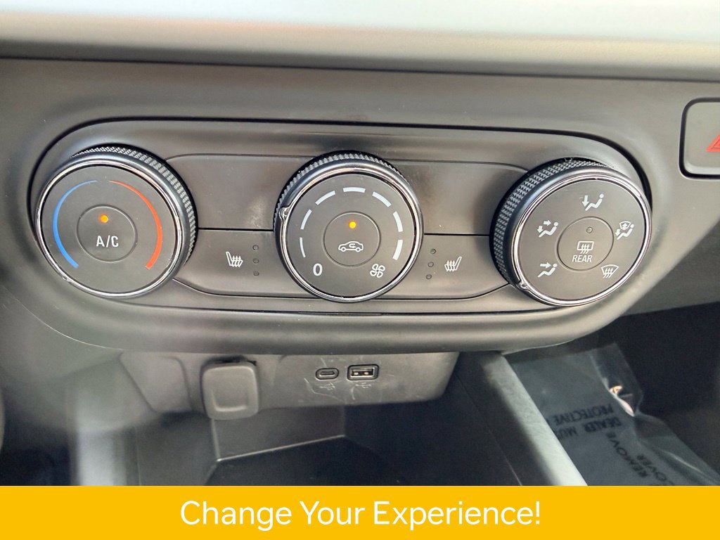 Used 2025 Chevrolet Trax RS w/ Sunroof Package FWD image 10