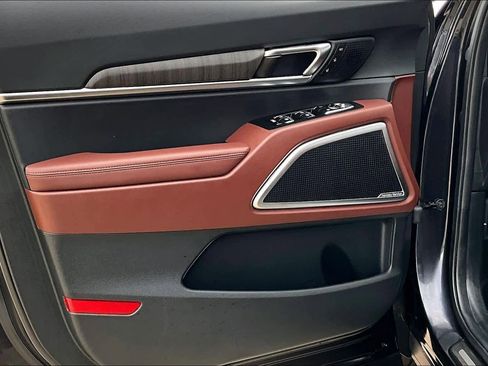 Used 2025 Kia Telluride SX w/ SX Captain's Chair Package FWD image 40
