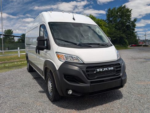 Used 2026 RAM ProMaster 2500 w/ Convenience Group FWD image 3