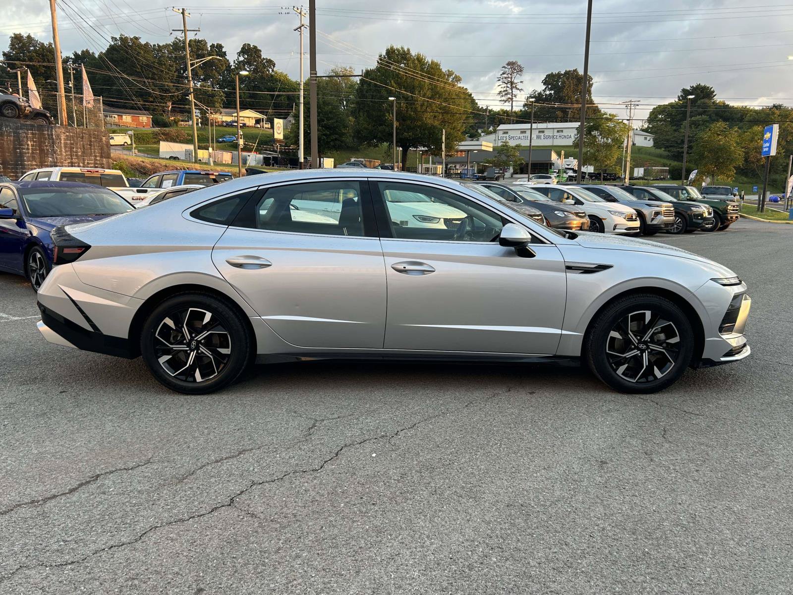 Used 2025 Hyundai Sonata SEL FWD image 8