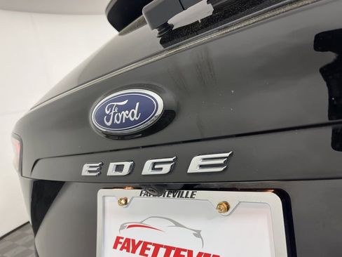 Used 2024 Ford Edge SEL AWD/4WD image 3