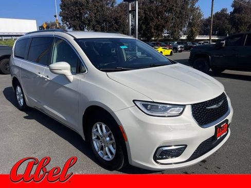 Used 2021 Chrysler Pacifica Touring-L image 1