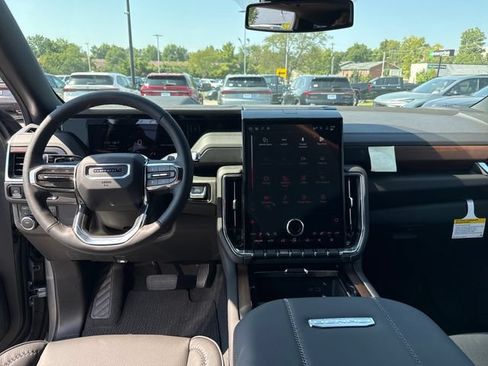 New 2026 GMC Yukon XL Denali w/ Sun & Power Step Package AWD/4WD image 15