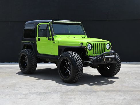 Used 2002 Jeep Wrangler X image 2