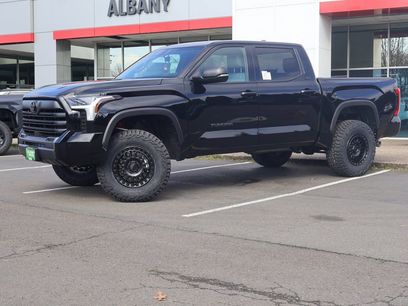 New 2025 Toyota Tundra SR5 w/ SR5 Premium Package