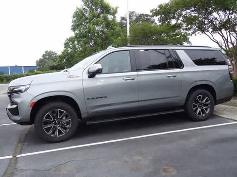 Used 2024 Chevrolet Suburban Z71 w/ Z71 Off-Road Package AWD/4WD image 5