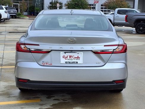 Used 2025 Toyota Camry LE FWD image 6