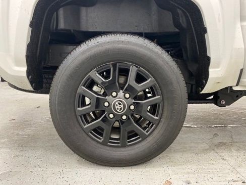 Used 2025 Toyota Tacoma SR5 AWD/4WD image 7