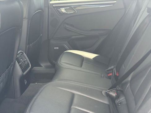 Used 2021 Porsche Macan AWD/4WD image 17