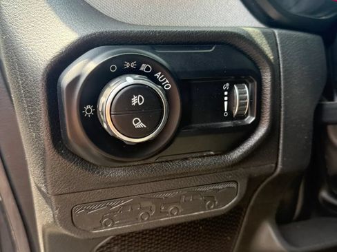 Used 2024 Jeep Gladiator Sport AWD/4WD image 16