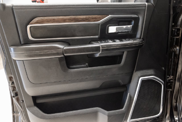 Used 2020 RAM 2500 Laramie w/ Body Color Bumper Group AWD/4WD image 9