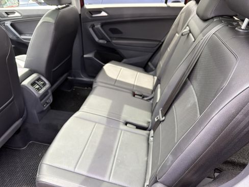 Used 2019 Volkswagen Tiguan SE w/ Panoramic Sunroof Package AWD/4WD image 9