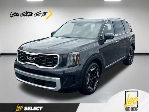 Used 2025 Kia Telluride S AWD/4WD image 1