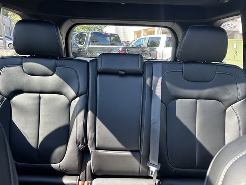 New 2025 Jeep Grand Cherokee Limited image 18