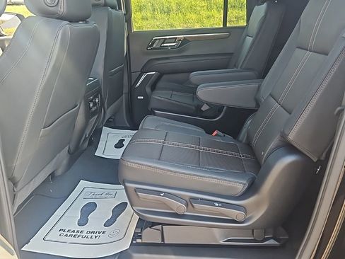 New 2026 Chevrolet Suburban High Country AWD/4WD image 19