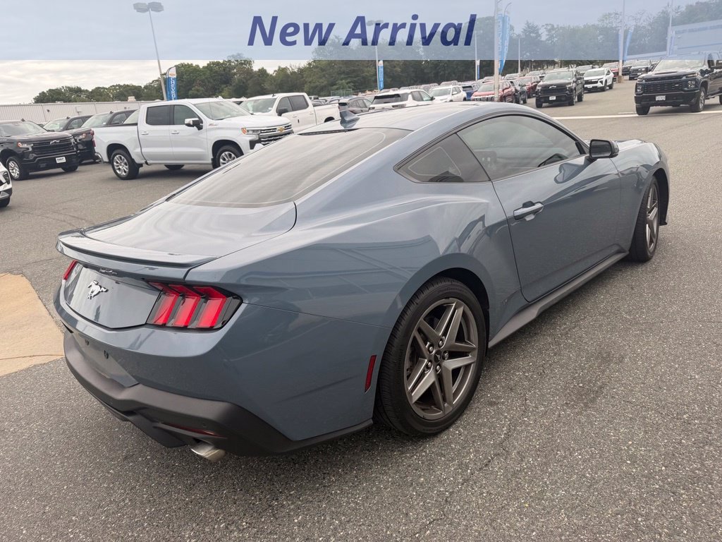 Used 2024 Ford Mustang Premium RWD image 4
