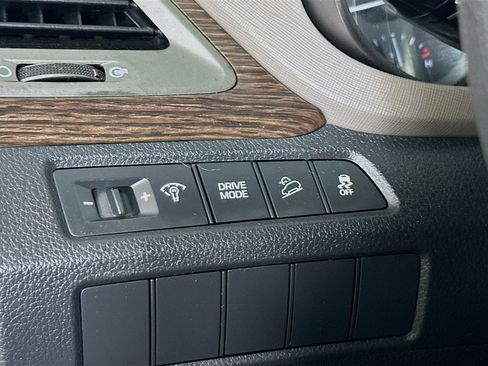 Used 2017 Hyundai Santa Fe Sport FWD image 16