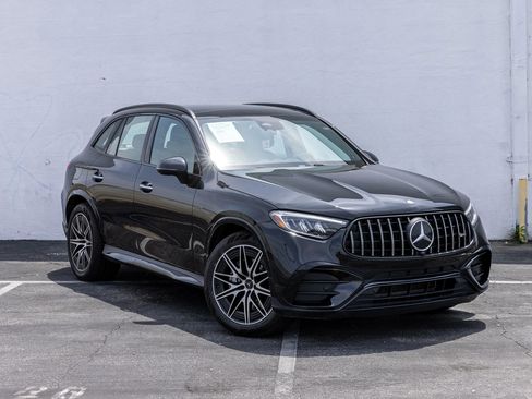 Used 2025 Mercedes-Benz GLC 43 AMG 4MATIC image 16