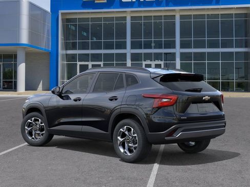 New 2026 Chevrolet Trax LT w/ Driver Confidence Package FWD image 4
