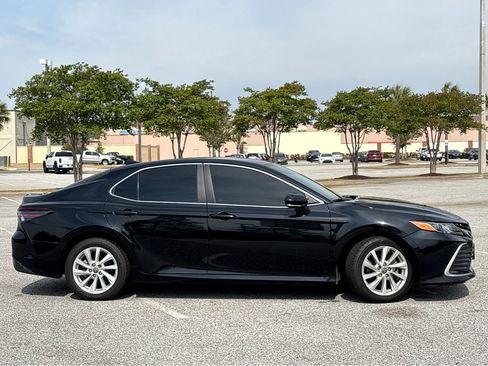 Used 2023 Toyota Camry LE w/ Convenience Package FWD image 17