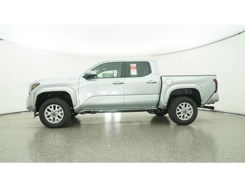 New 2025 Toyota Tacoma SR5 image 19