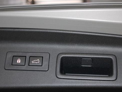Used 2025 Subaru Forester Premium AWD/4WD image 29