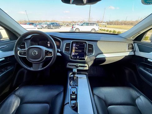 Used 2018 Volvo XC90 T6 Momentum w/ Convenience Package image 15