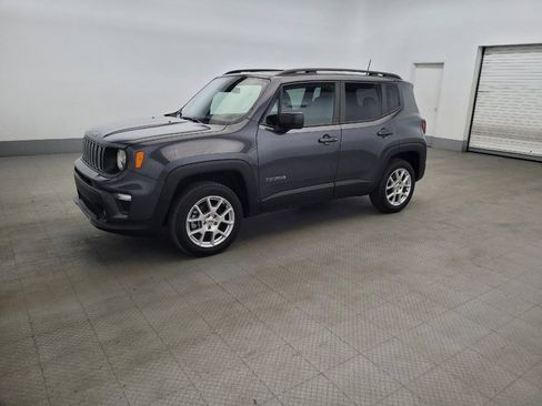 Used 2022 Jeep Renegade Latitude AWD/4WD image 2