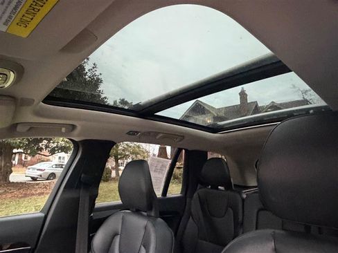 Used 2018 Volvo XC90 T5 Momentum w/ Momentum Plus Package image 39