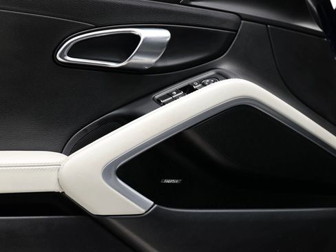 Used 2021 Porsche 718 Cayman RWD image 11