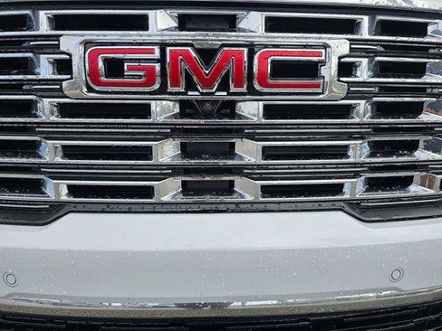 New 2026 GMC Acadia Denali w/ Super Cruise Package FWD image 9
