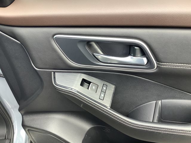 Used 2022 Nissan Rogue Platinum w/ Head-Up Display Package FWD image 39
