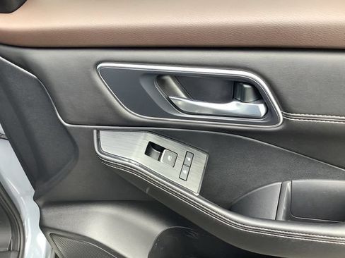 Used 2022 Nissan Rogue Platinum w/ Head-Up Display Package FWD image 39