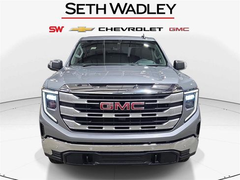 New 2026 GMC Sierra 1500 SLE image 2