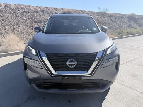 Used 2023 Nissan Rogue SV image 2
