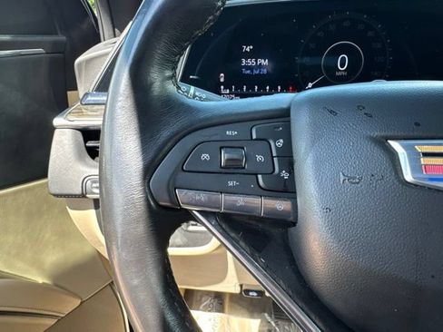 Used 2024 Cadillac Escalade Premium Luxury AWD/4WD image 22