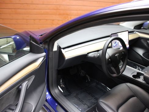 Used 2023 Tesla Model 3 Standard Range image 21