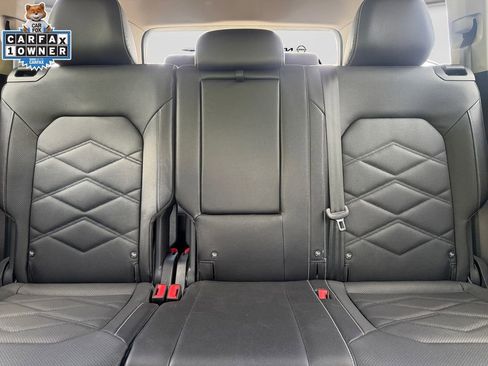 Used 2025 Volkswagen Atlas SE AWD/4WD image 16