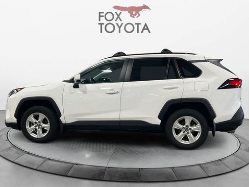 Used 2021 Toyota RAV4 XLE w/ Convenience Package image 2