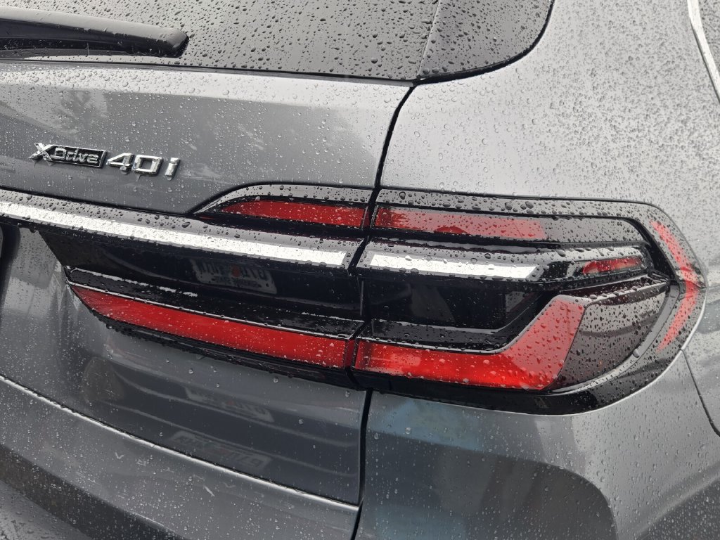 Used 2025 BMW X7 xDrive40i AWD/4WD image 8