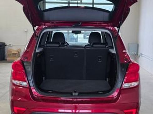 Used 2019 Chevrolet Trax LT w/ LT Convenience Package image 5