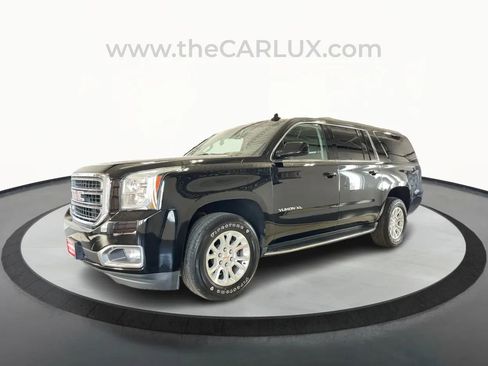 Used 2019 GMC Yukon XL SLT image 3