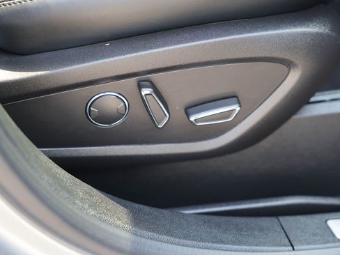 Used 2023 Lincoln Nautilus Reserve AWD/4WD image 10