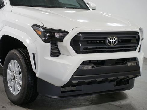 New 2026 Toyota Tacoma SR5 image 4