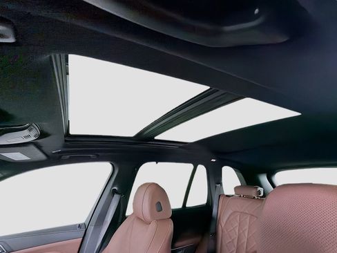 New 2026 BMW X5 xDrive50e w/ Executive Package image 15