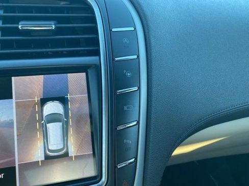 Used 2020 Lincoln Nautilus Reserve image 27