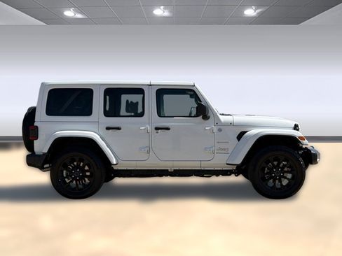 Used 2024 Jeep Wrangler Unlimited Sahara AWD/4WD image 8