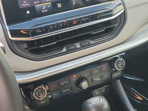 Used 2025 Jeep Compass Limited AWD/4WD image 26
